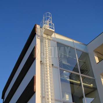 Traveling vertical ladders for window cleaning Traveling vertical ladder for window cleaning.
